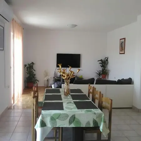 With A Parking Space Kastel Novi, - 16018 Apartamento *