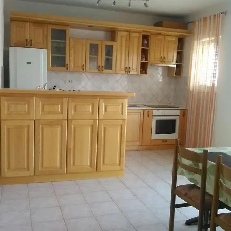 Apartamento With A Parking Space Kastel Novi, - 16018