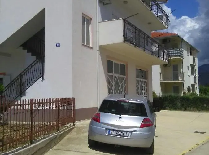 With A Parking Space Kastel Novi, - 16018 Apartamento